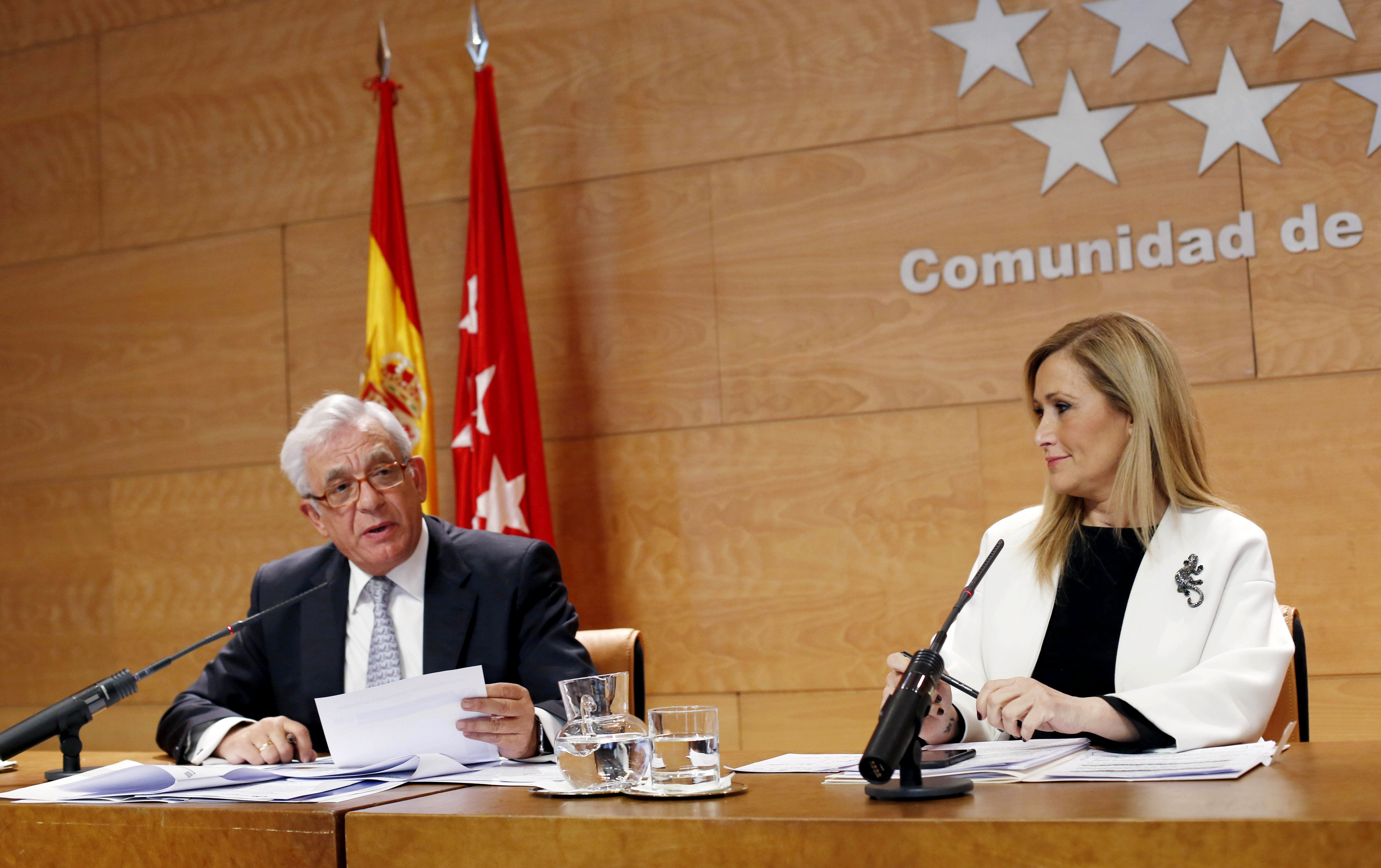 Casi 750 profesionales del Gregorio Marañón le piden a Cifuentes y Sánchez Martos un plan de futuro para el hospital