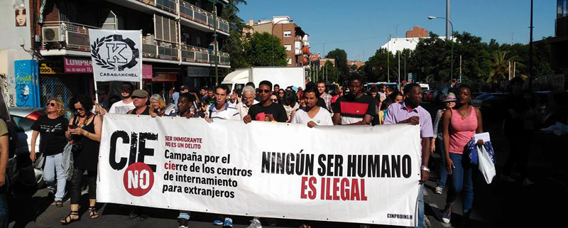 Manifestación exigiendo el cierre de los Centros de Internamiento de Inmigrantes (CIE).