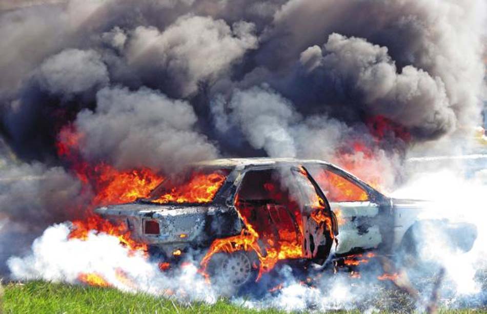 Qué hacer si tu coche sale ardiendo