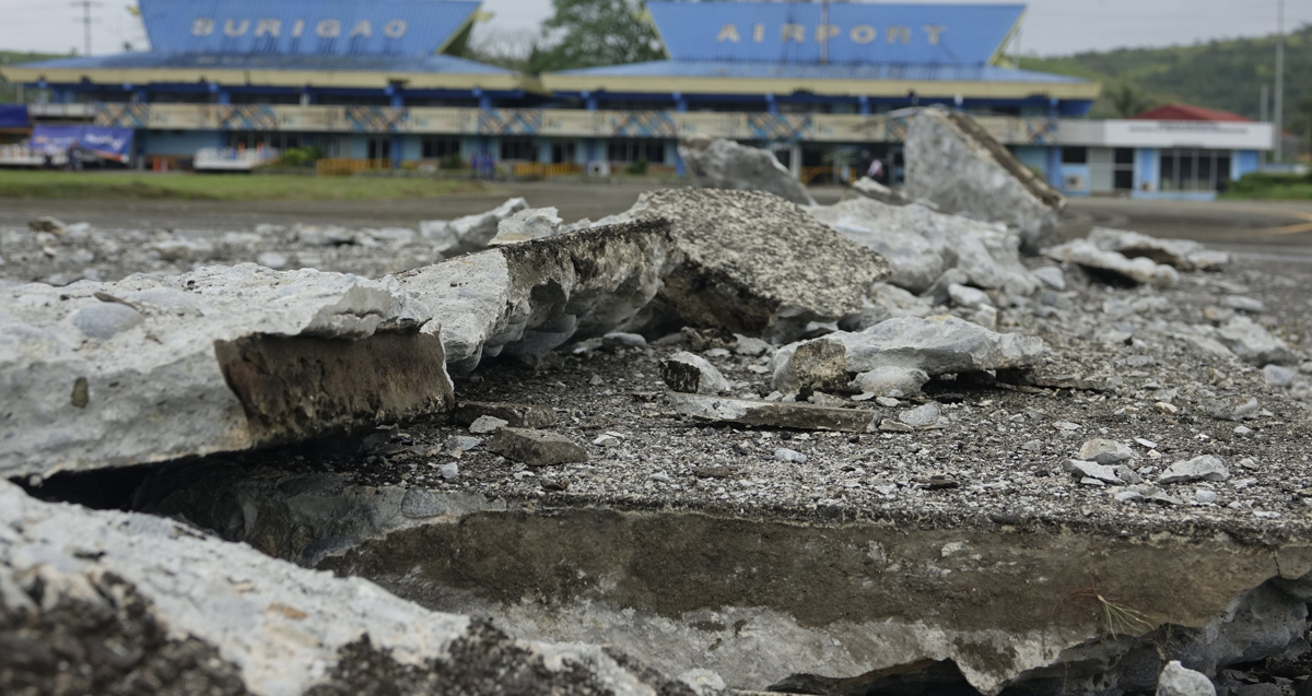 Daños provocados por un terremoto en Filipinas. Daños provocados por un terremoto en Filipinas.