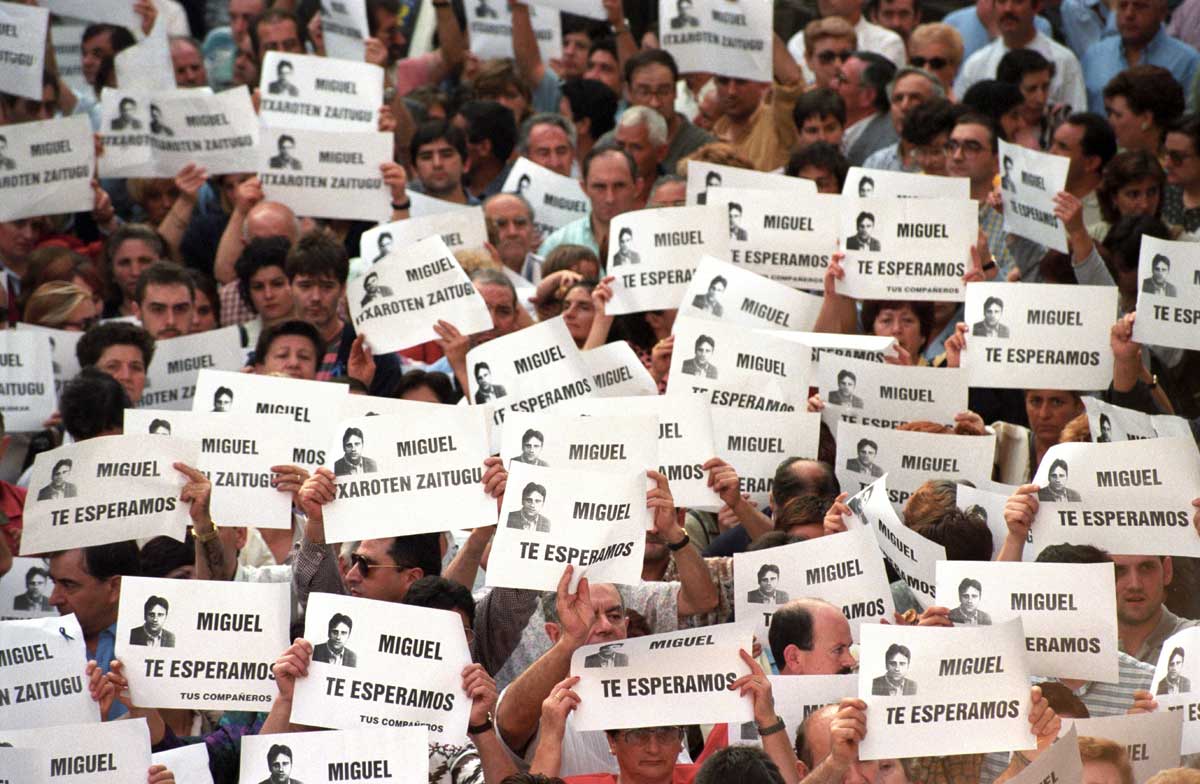 Hace 22 años que ETA secuestró a Miguel Ángel Blanco, al que asesinó 48 horas después en un ultimátum que encogió el corazón de los españoles.