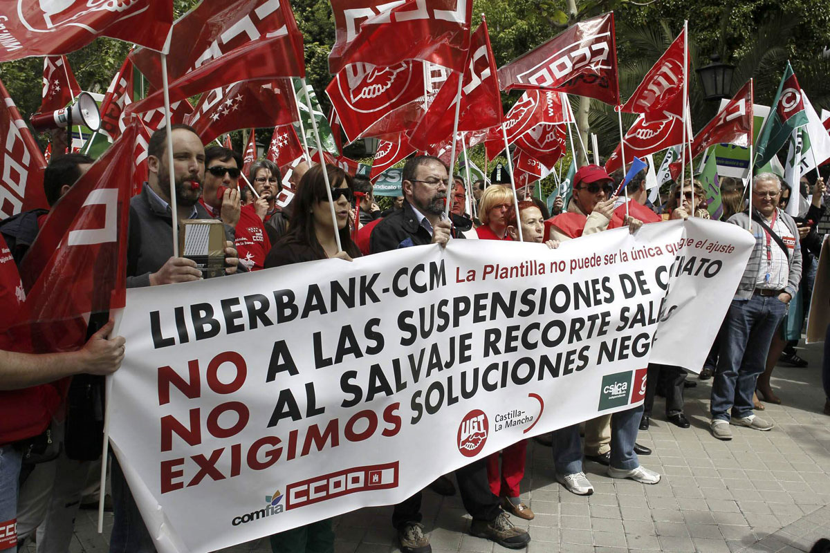 Trabajadores de Liberbank protestan en Madrid por el ERE