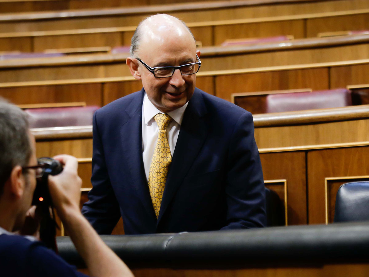 El ministro de Hacienda, Cristóbal Montoro, a su llegada al Pleno de Congreso para defender el techo de gasto de 2018.