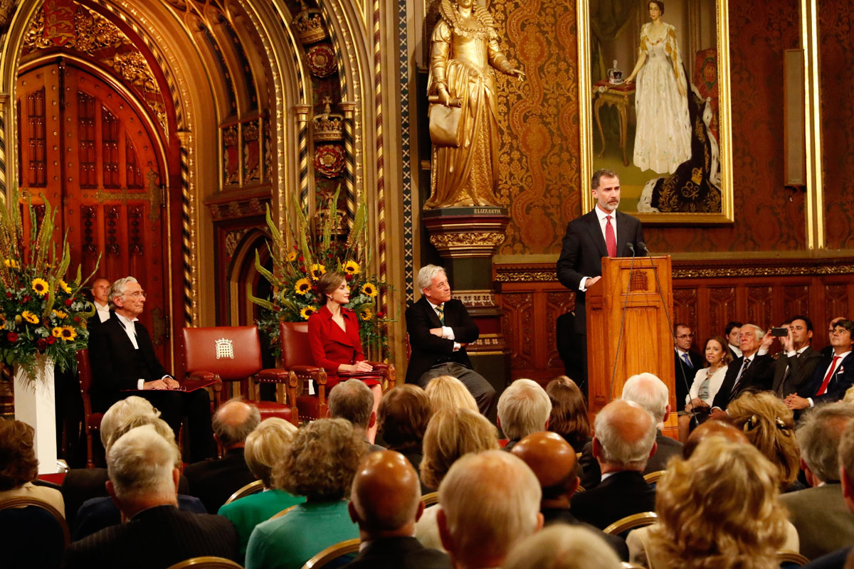 El rey Felipe VI interviniendo ante ambas cámaras del Parlamento Británico