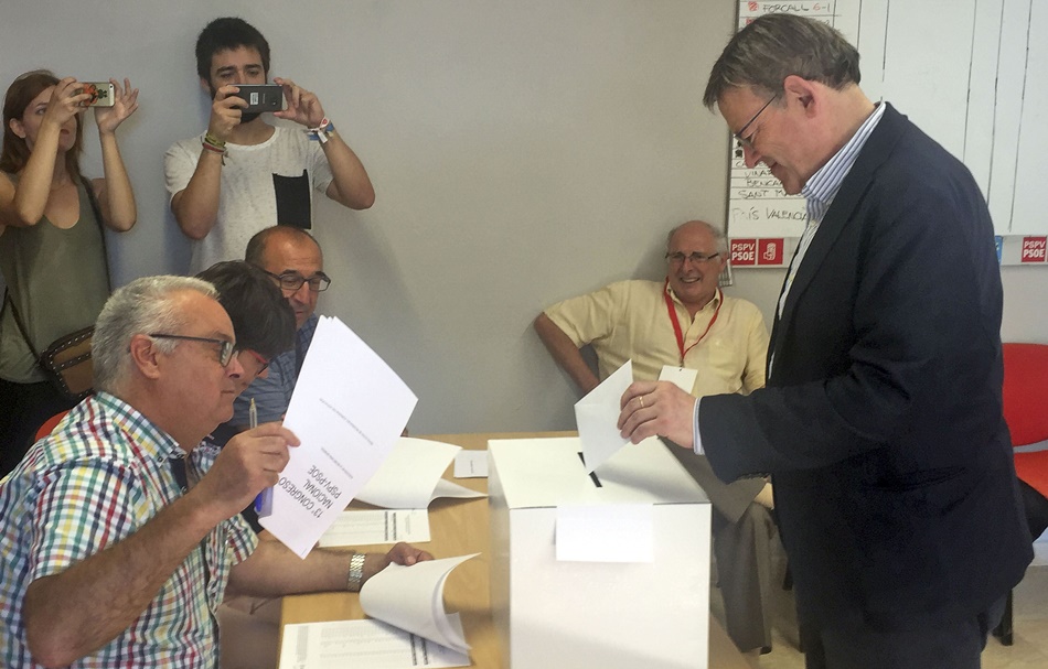 Ximo Puig en su agrupación de Morella (Castellón). EFE/PSPV-PSOE