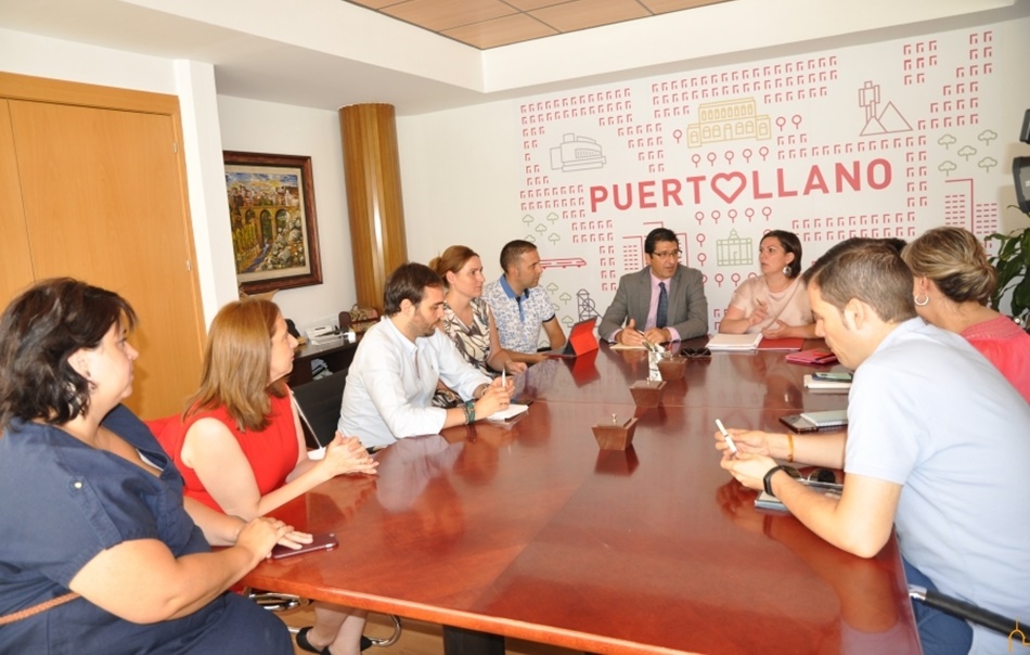 El presidente de la Diputación de Ciudad Real, José Manuel Caballero, junto a la alcaldesa de Puertollano, Mayte Fernández. 