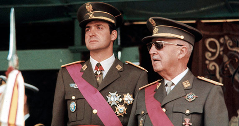 El rey Juan Carlos I y Francisco Franco. Foto de archivo.