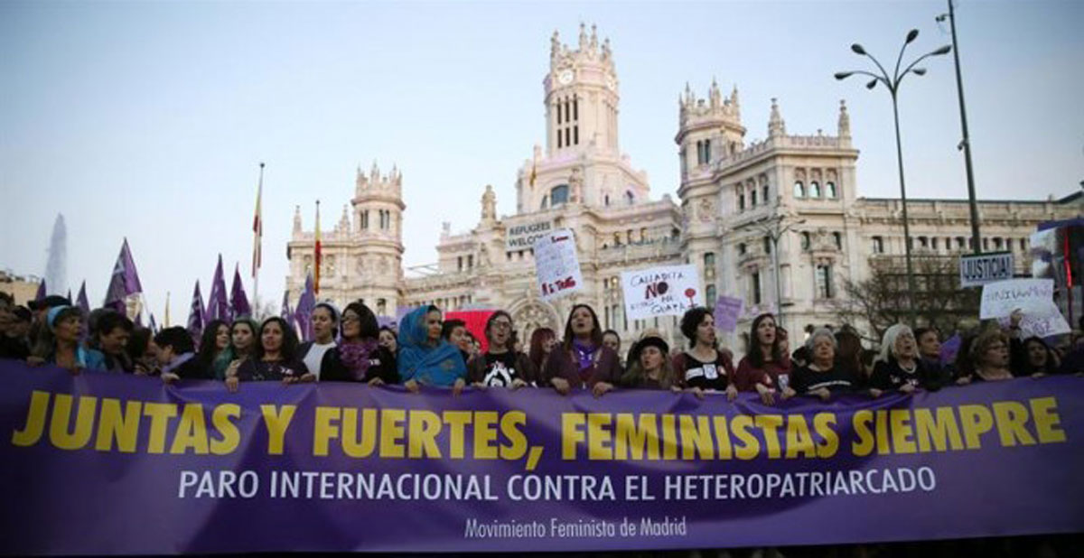 Cabecera de la manifestación con motivo del Día Internacional de la Mujer en Madrid.