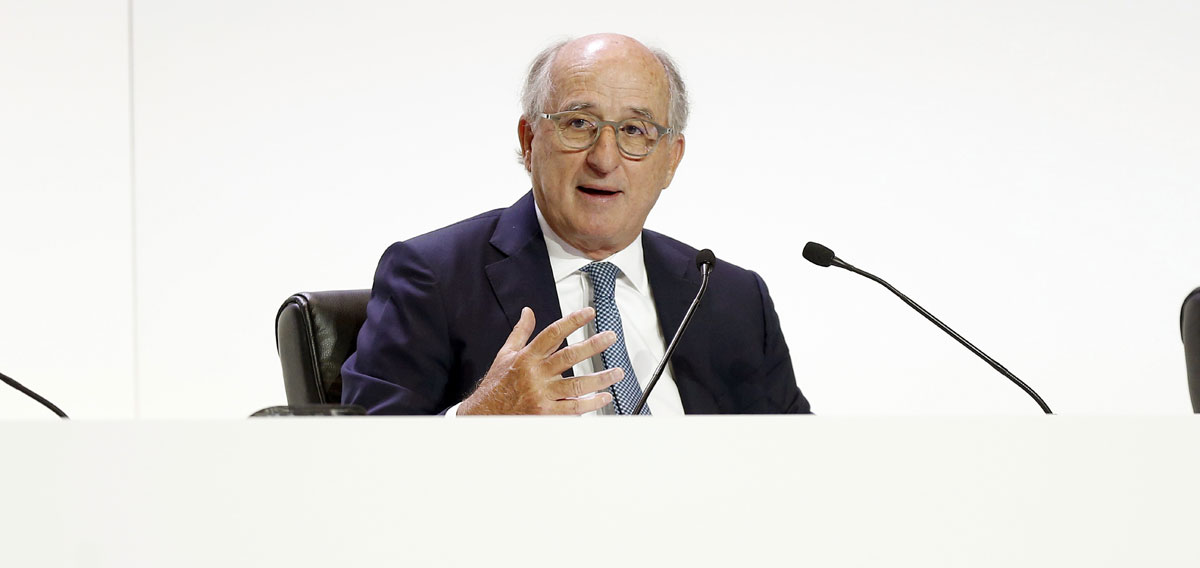 El presidente de Repsol, Antonio Brufau, durante su intervención en una junta general de accionistas de la compañía en Madrid. 