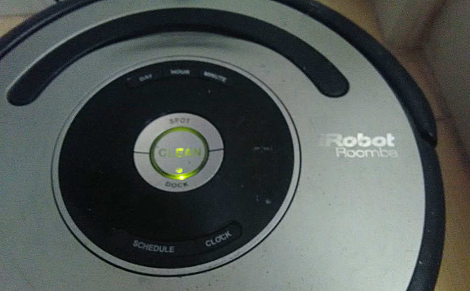 Roomba, la aspiradora inteligente que limpia y espía tu casa