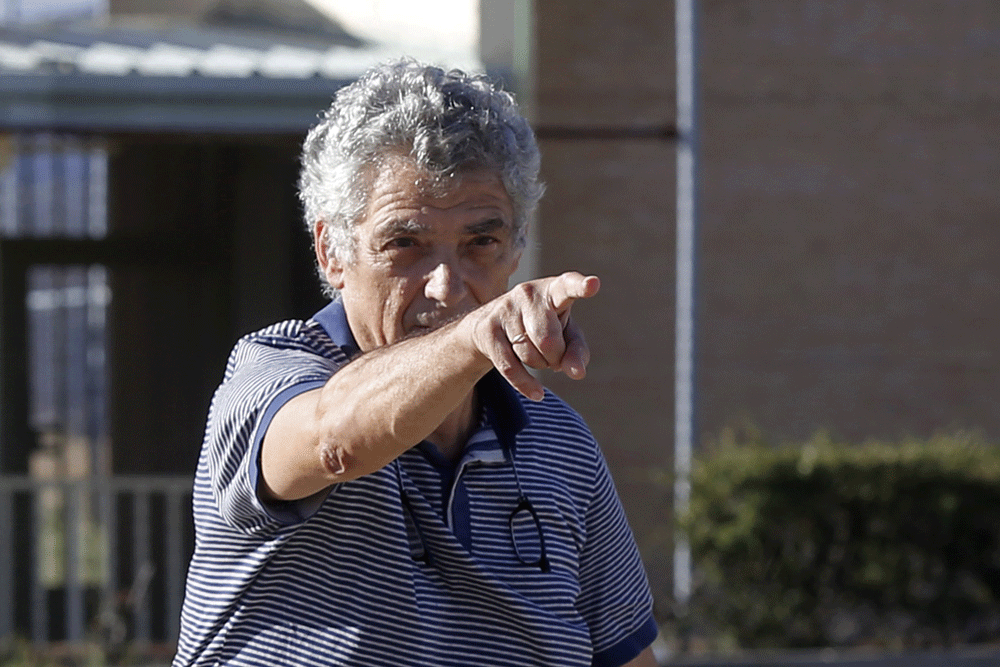 El expresidente de la Real Federación Española de Fútbol (RFEF) Ángel María Villar, a su salida esta tarde de la cárcel madrileña de Soto de Real.