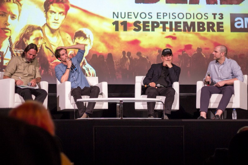 Daniel Sharman y Rubén Blades, en el evento fan de ‘Fear the Walking Dead’ en Madrid. 
