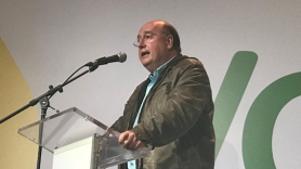 Rafael L. Bardají en un acto de VOX.