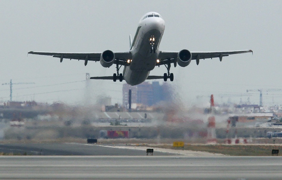 Avión despegando. 