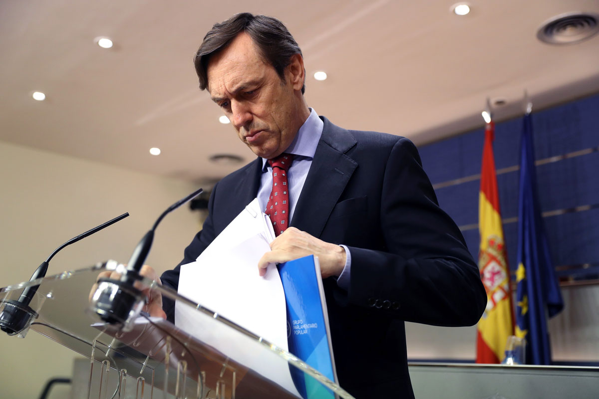 El portavoz parlamentario del grupo popular, Rafael Hernando, durante una rueda de prensa.