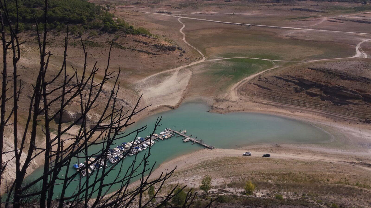 Puerto de recreo del embalse de Buendía, donde se puede ver la dramática situación del nivel del agua - Asociación de Pueblos Ribereños