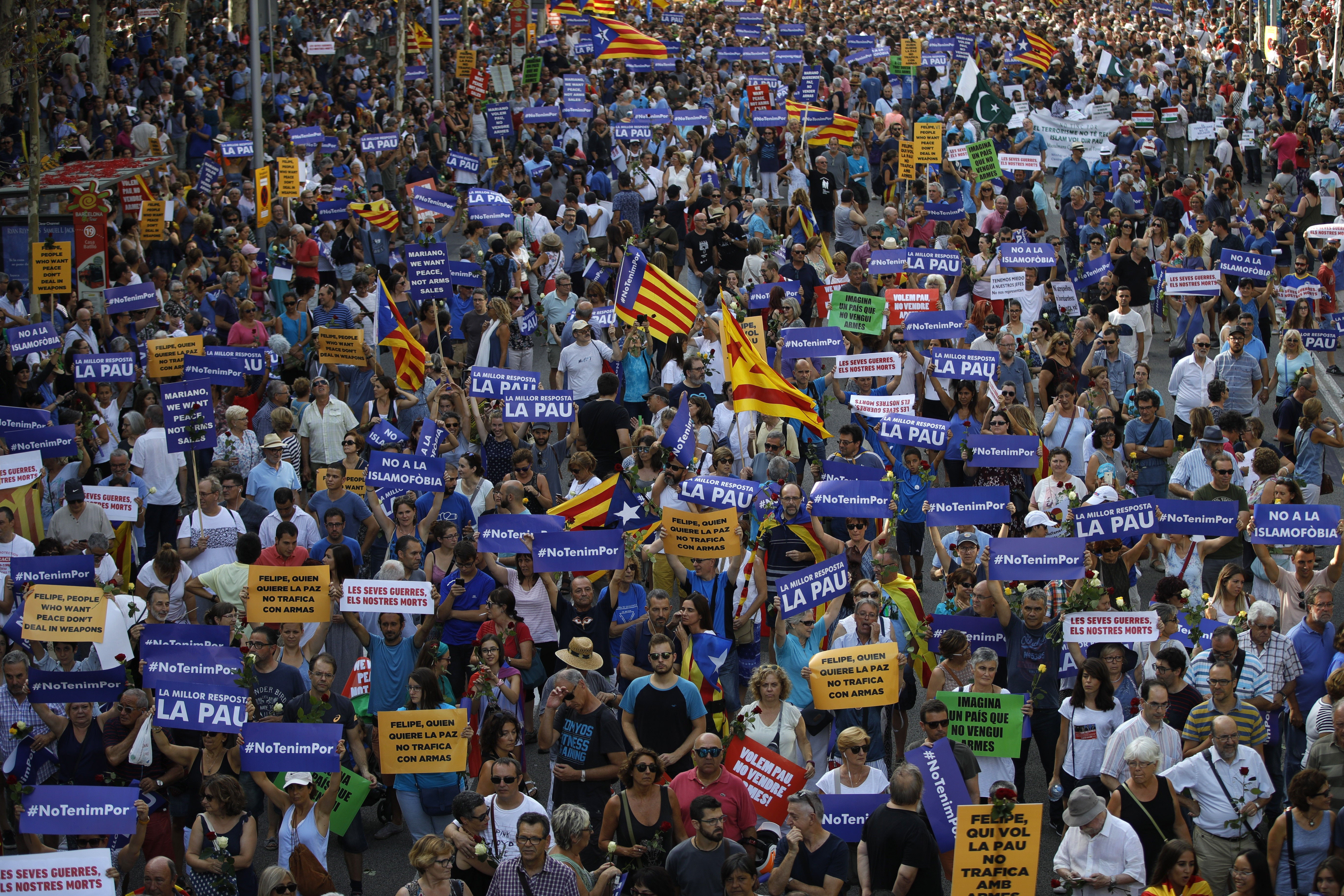 Un momento de la manifestación contra los atentados yihadistas en Cataluña. 