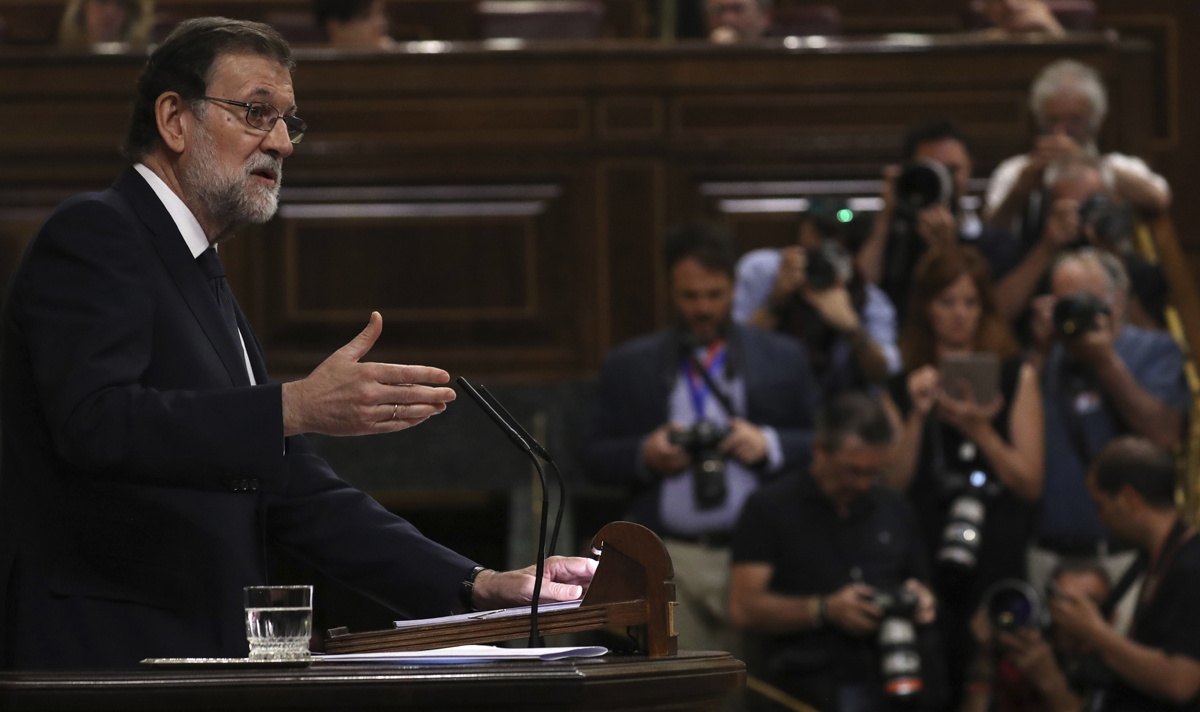 El ministro de Sanidad, Salvador Illa, junto al presidente del Gobierno, Pedro Sánchez