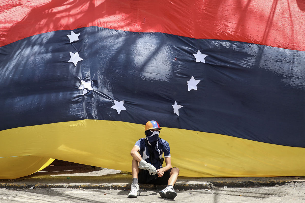 Manifestación de la oposición y bloqueo de varías vías públicas en Caracas (Venezuela).