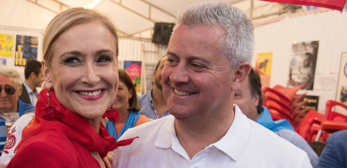 La presidenta de la Comunidad de Madrid, Cristina Cifuentes, y el alcalde de San Sebastián de los Reyes, Narciso Romero. 