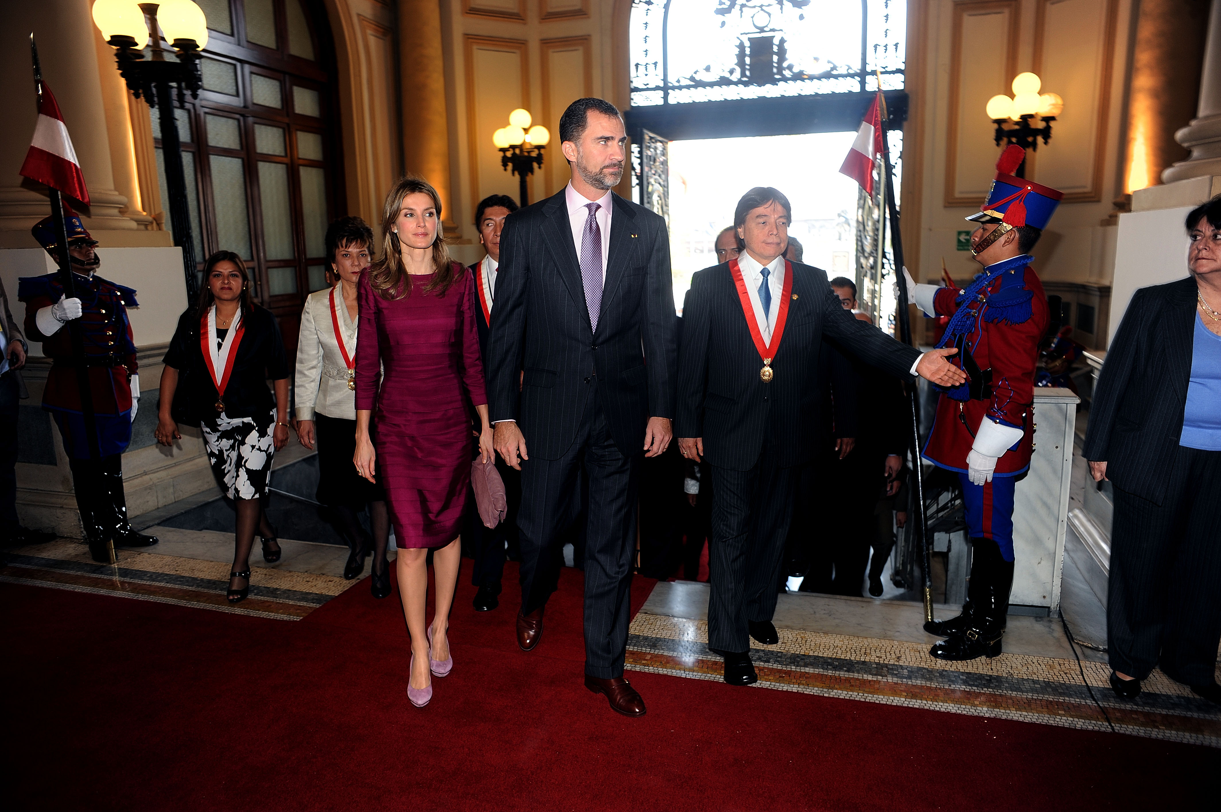 Letizia Ortiz y Felipe VI, en una de sus visitas a Perú. 
