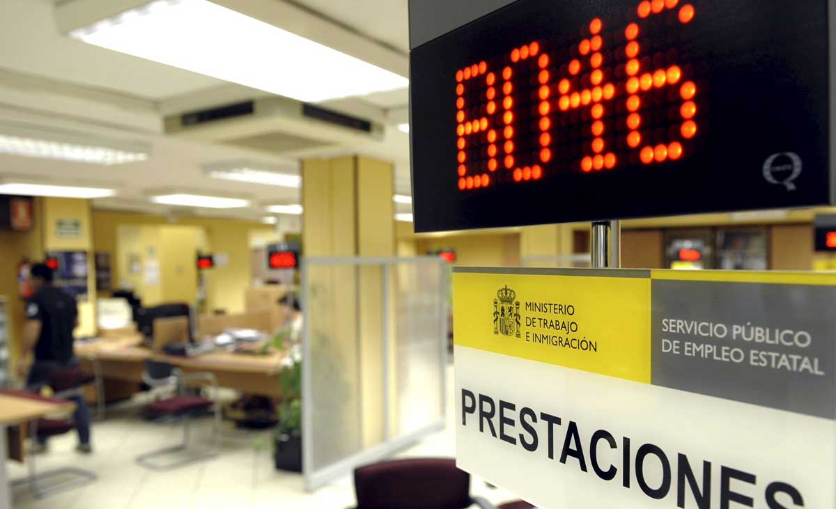 Fotografía tomada en el interior de una oficina de empleo de Valladolid. EFE/Archivo