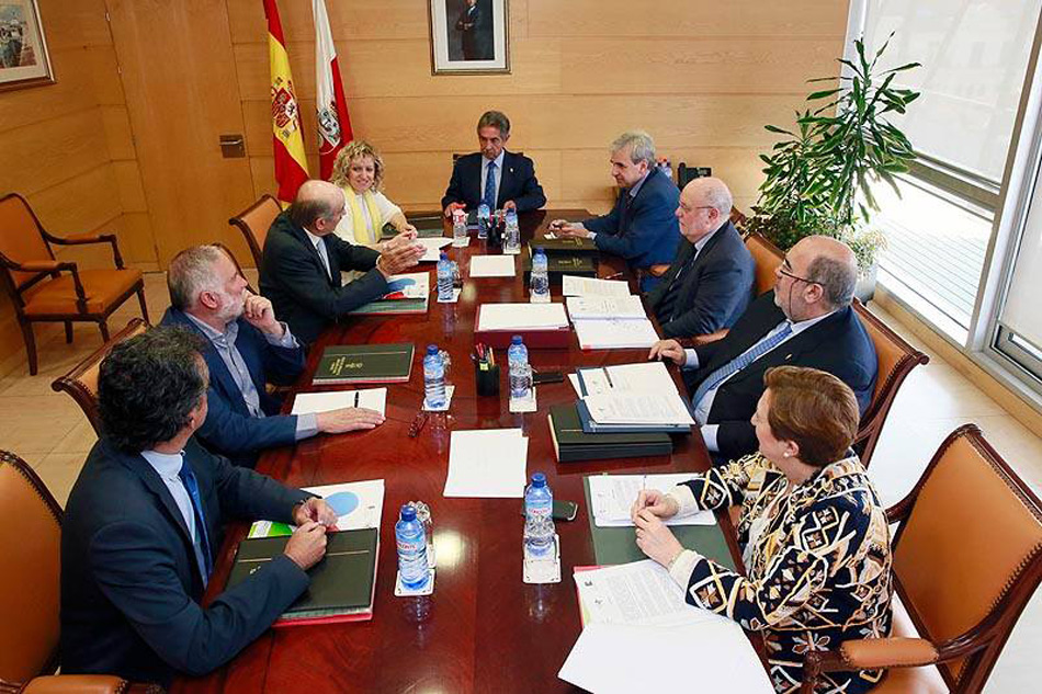 El presidente de Cantabria, Miguel Ángel Revilla, reunido con su Gobierno