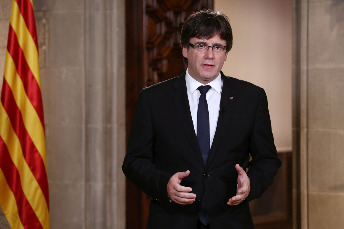 El presidente de la Generalitat, Carles Puigdemont, en su mensaje televisado el 4 de octubre.