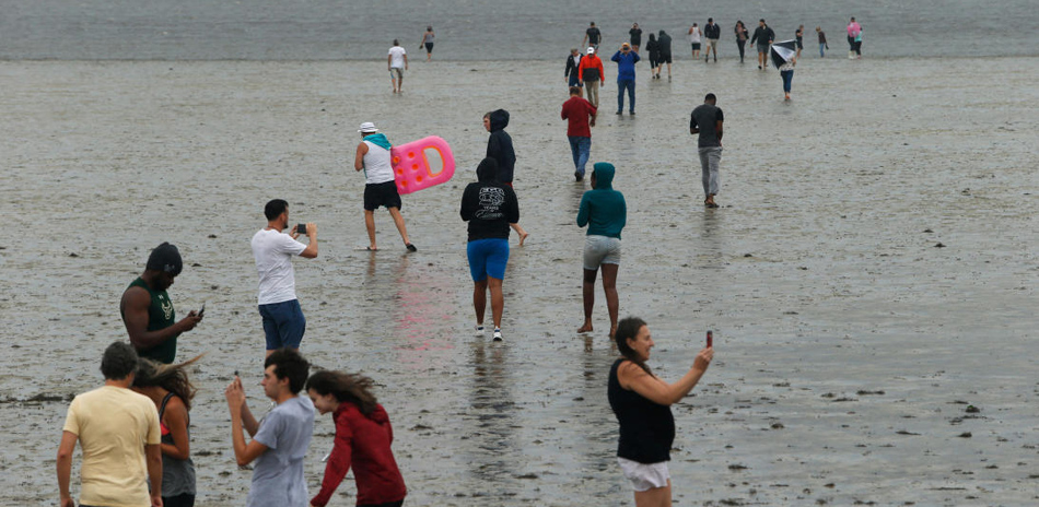 La bahía de Tampa sin agua antes de la llegada del huracán Irma