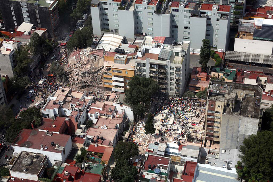 Varios edificios de Ciudad de México se han derrumbado a consecuencia del fuerte seísmo.