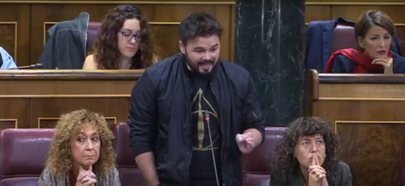 Gabriel Rufián pregunta a Mariano Rajoy en el Congreso de los Diputados.