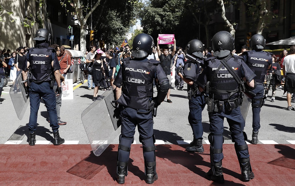 Policías nacionales en Cataluña. Imagen archivo