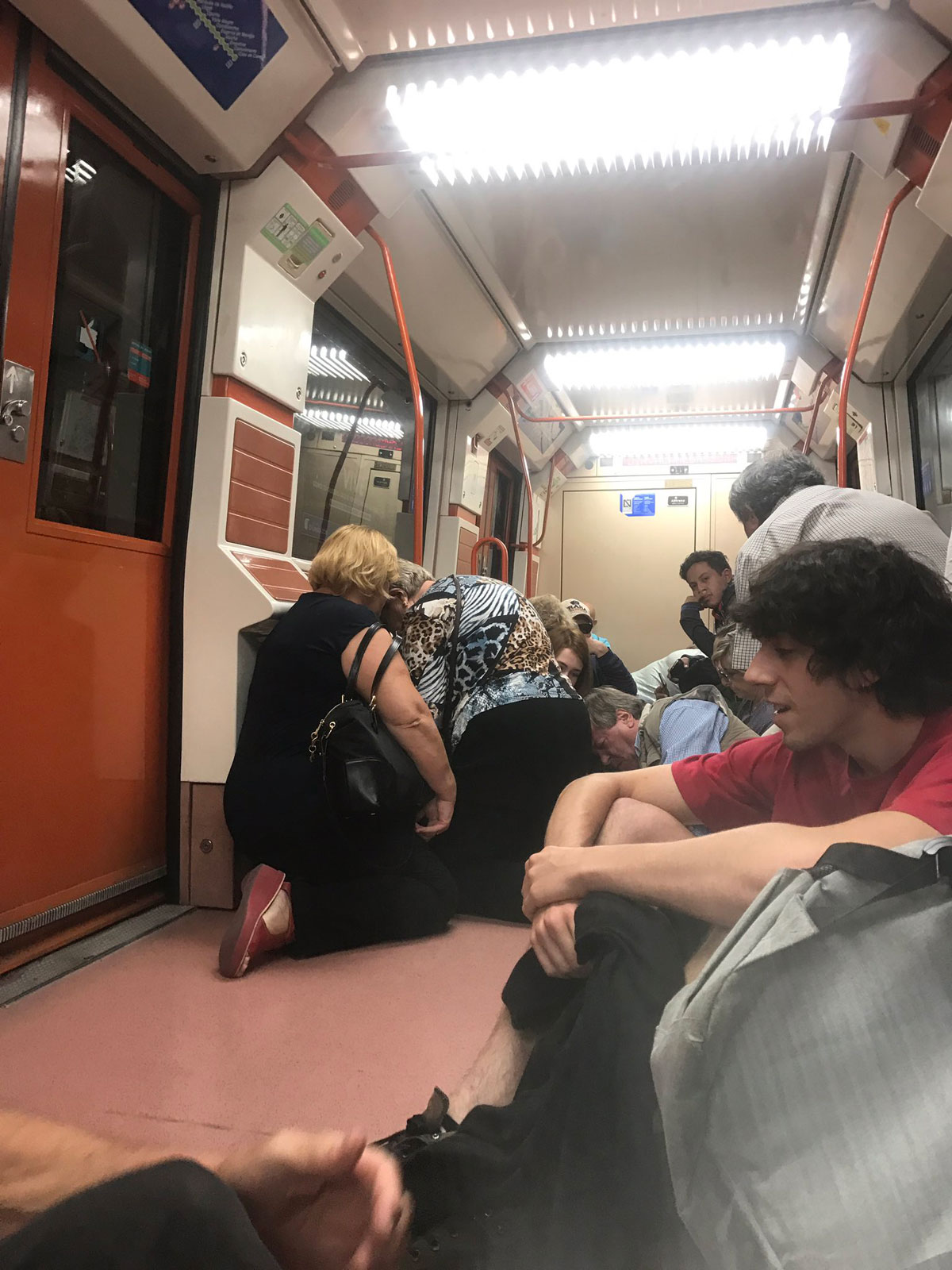 Incidente en el metro de Madrid - Twitter @davidfrivas