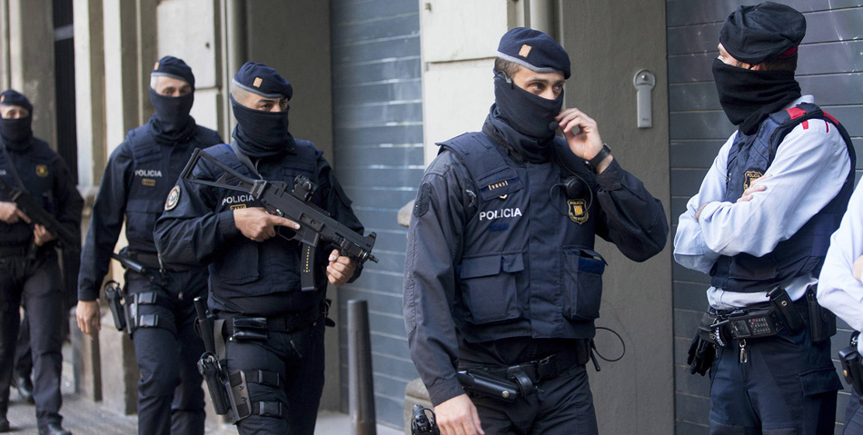 Mossos d'Esquadra en Barcelona.  