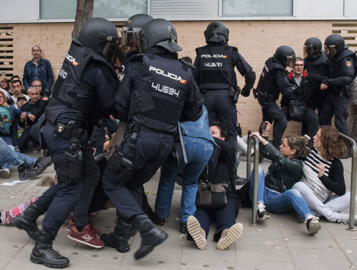 Actuación de la Policía Nacional en Cataluña - EFE