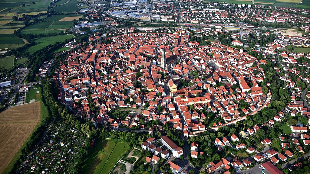 Nördlingen, la ciudad construida en el cráter de un meteoro