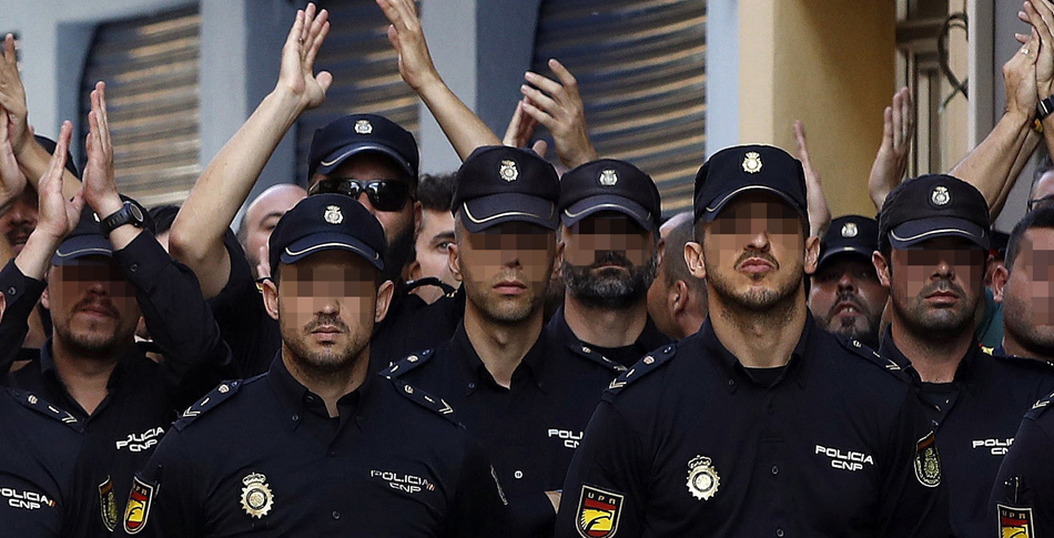 Efectivos de la Policía Nacional en Cataluña