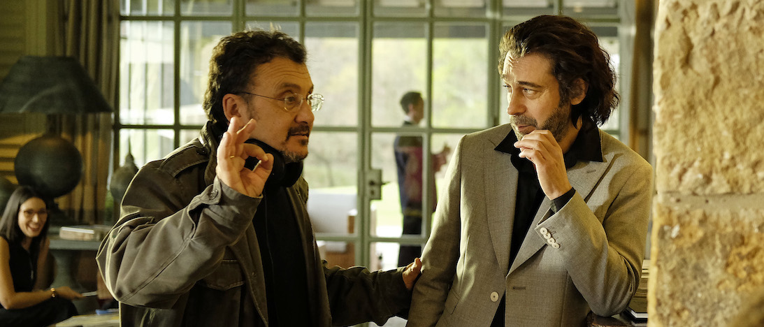 El director Antonio Cuadri conversando con Jordi Mollá durante el rodaje.