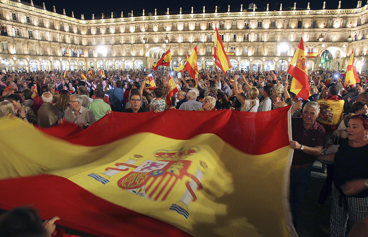 Vista de los participantes en la manifestación convocada por Societat Civil Catalana. 