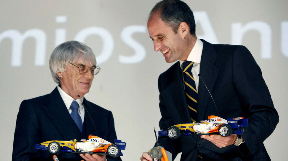 El magnate de la Fórmula 1, Bernie Eccleston, y el expresidente de la Generalitat valenciana, Francisco Camps, en 2009