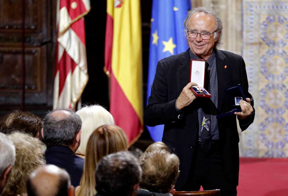 Joan Manuel Serrat, galardonado en el Día de la Comunitat Valenciana