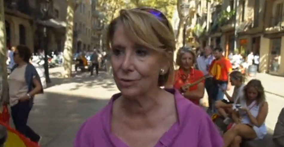 La expresidenta madrileña, Esperanza Aguirre, en la manifestación anti independentista en Barcelona