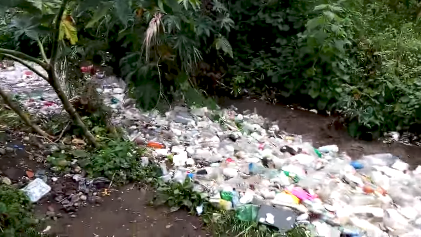 Un río de basura en Guatemala
