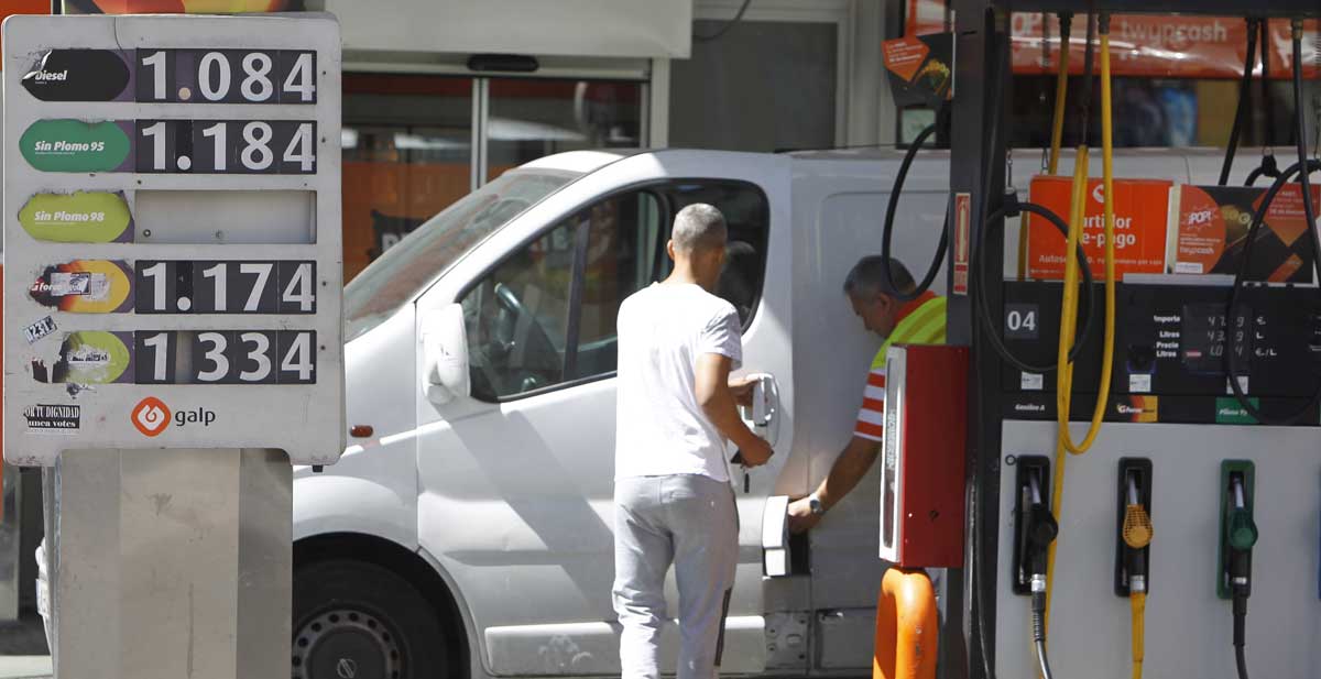 El abaratamiento de los precios de los carburantes y los automóviles han contribuido a la bajada del IPC