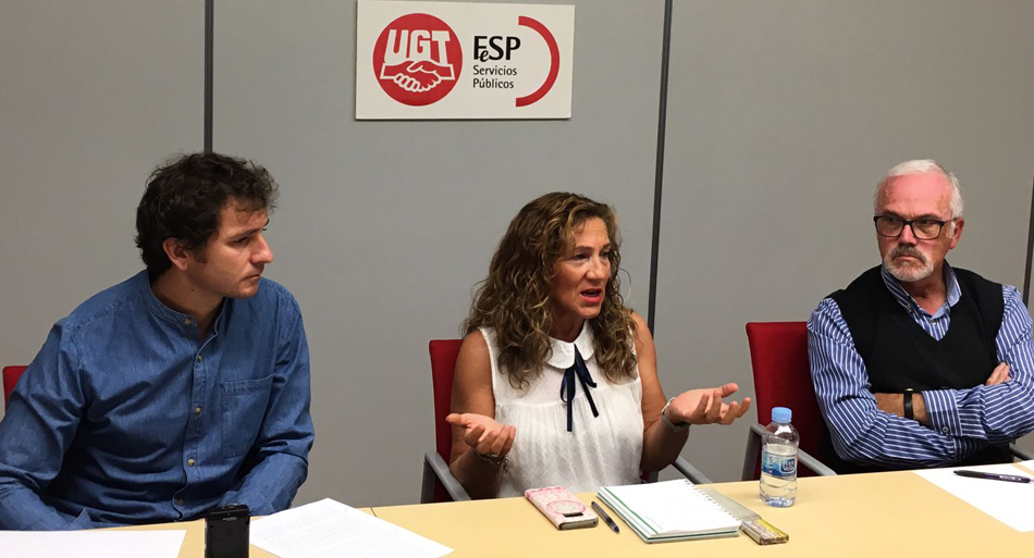 Ángel Rubio Gómez, coordinador de Silvícultura y Bomberos Forestales; Joana Mor, secretaria de Administración Autonómica y Local, Joana Mor; y Joaquín Sáez Murcia, coordinador de Bomberos de UGT