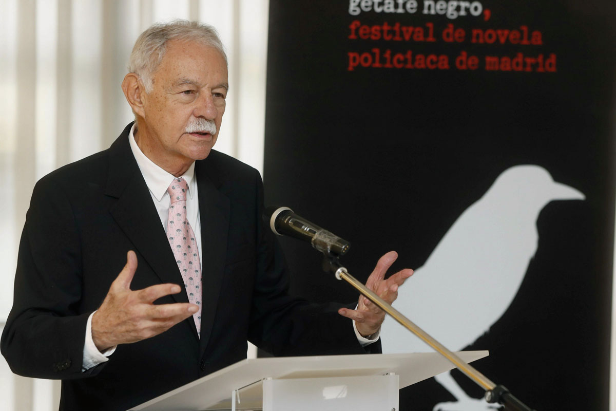 El escritor Eduardo Mendoza en un acto en la Universidad Carlos III