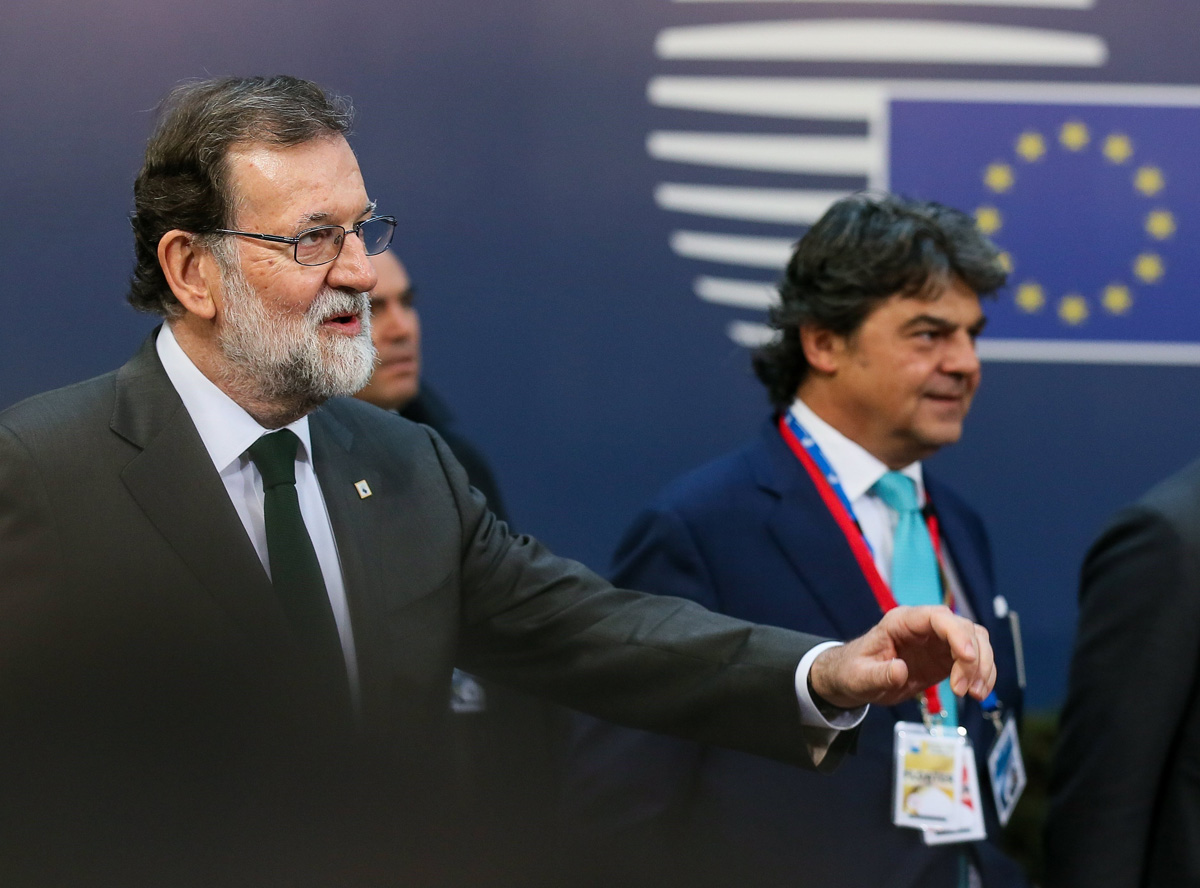 El presidente del gobierno, Mariano Rajoy, a su llegada a la segunda jornada de la cumbre del Consejo Europeo que se celebra en Bruselas fuente EFE