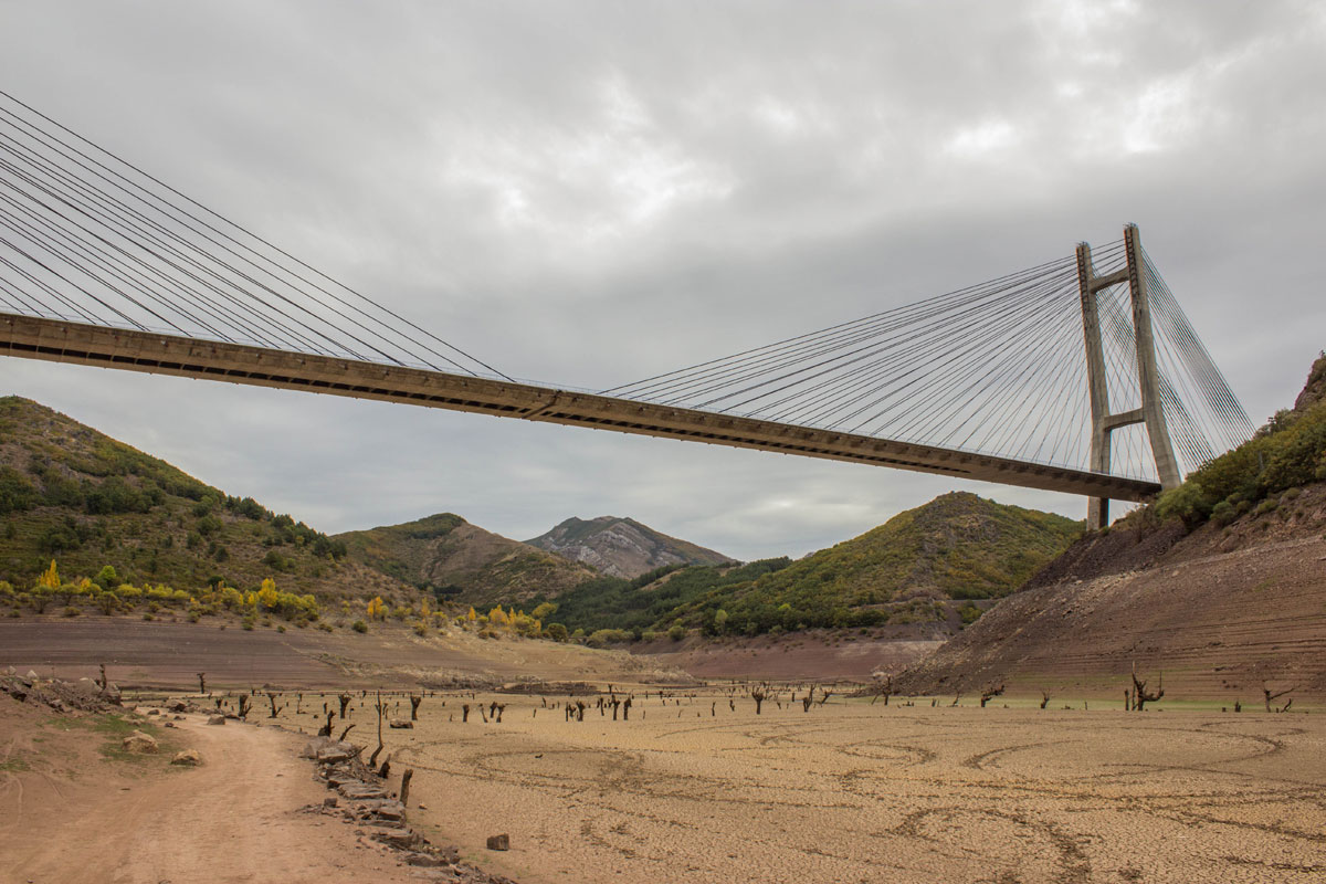 Embalse de Barrios de Luna (León) por debajo del 10% de su capacidad en octubre de 2017 