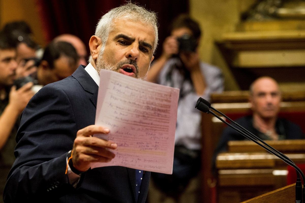 El portavoz de Ciudadanos en el Parlament, Carlos Carrizosa, durante su intervención en el Parlament 