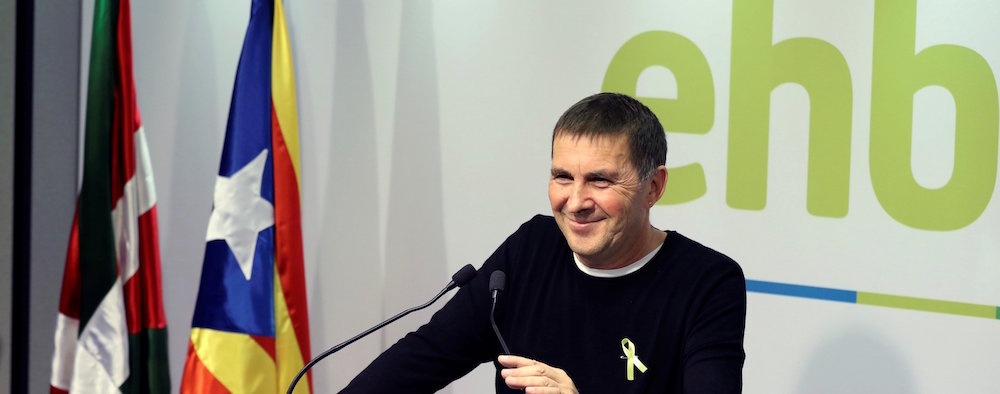 El coordinador general de EH Bildu, Arnaldo Otegi, ofrece una rueda de prensa 